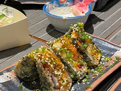 蟹黄鱼籽军舰寿司-井梧町川式料理(海河店)