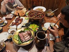 -老滇山寨•云南特色菜•地方菜•民族风情歌舞表演(金碧店)