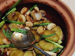 -八府香鸭·啫啫煲(华山路店)