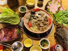 -阿婆情腊排骨火锅(金虹路店)