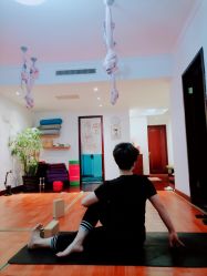 -Yvon yoga 瑜伽·精准体态管理中心