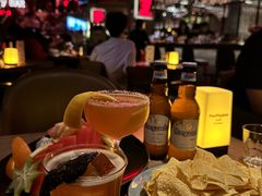 -FOUR PLAY BAR