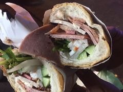 -Bánh Mì Huynh Hoa