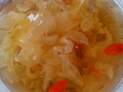 红枣银耳汤-浦江麦饼