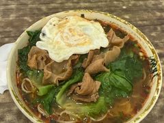 麻辣肥肠面-天府面庄(天平路店)