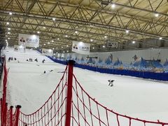 -乔波室内滑雪场