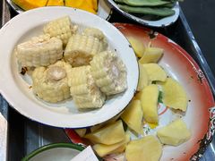 -鱼窝棚柴火铁锅炖(富山屯店)