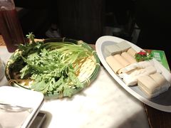 -尚尚仙·酸汤猪手·猪肚鸡火锅(华联万柳购物中心店)