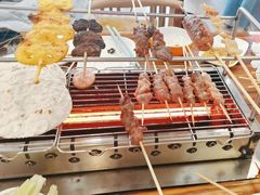 -哈尔滨小酒馆·鲜肉现穿自助烧烤(康新花园店)