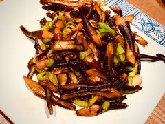 -云海肴·汽锅鸡·云南菜(天山百盛优客店)