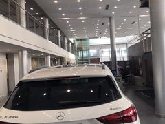 -天津波士信达奔驰4S店(卫津南路店)