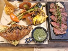 -Mark&Mars Restaurant