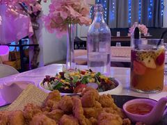 -樱花里音乐餐吧·牛扒椰子鸡(东圃店)