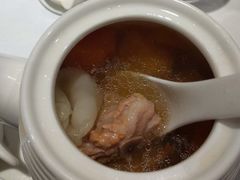 雪莲花胶炖木瓜-尚一汤 广东炖汤(金桥国际店)