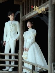 -雪中彩影婚纱摄影·微光艺术中心