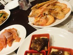 -荣誉国际酒店-云顶旋转餐厅