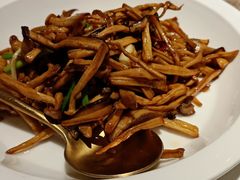 橄榄油炒野山菌-关东小磨东北菜(漕河泾印象城店)