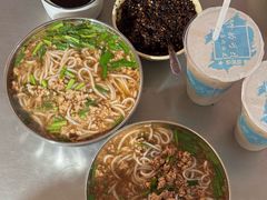 -正宗杨记普洱酸醋米线(总店)