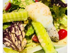 温泉蛋沙拉-富山日式料理(宽厚里店)