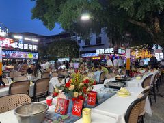 -刘姐啤酒鱼民族演艺餐厅(西街总店)
