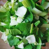 香喷喷的猪油菜饭，油亮亮的米饭，腊肉的咸香，太好吃！