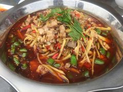 -兔行天下-鸿鹤鲜锅兔(中海国际店)