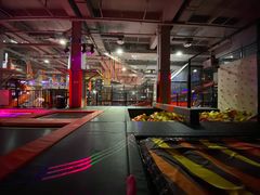 -嗨翻Hi-Fun竞技主题乐园·蹦床亲子生日轰趴(国光1937店)