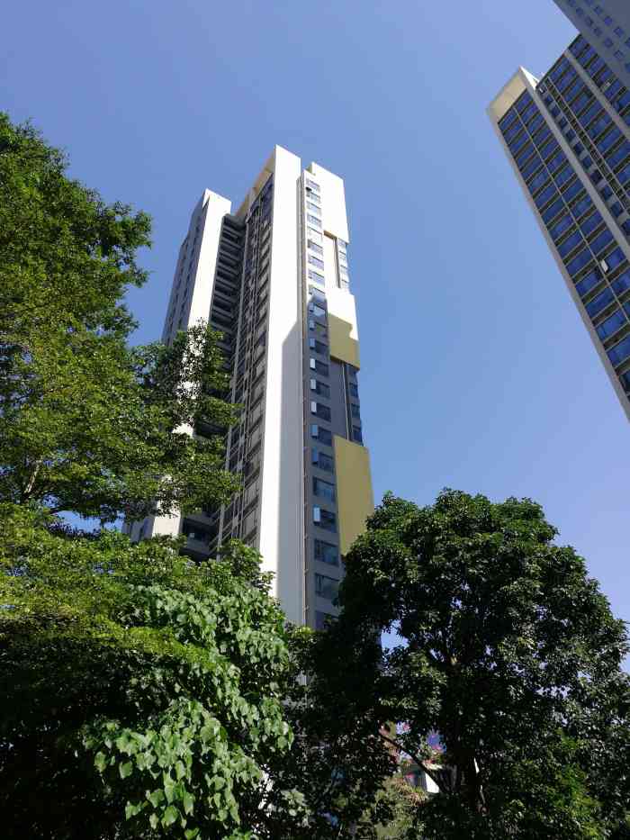 越秀·可逸锦苑-"就是在纸山大街最后面的那个楼盘也就是在南.