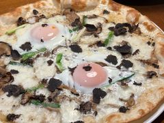 黑松露牛肝菌披萨-JINNS锦时 steak&pizza(浸信会礼拜堂旧址店)