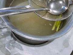 涮烤一体锅（牛骨汤底）-五指山生态小黄牛(皮皮虾海鲜广场店)