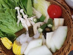 -樾餐厅泰式海鲜火锅(民歌湖店)