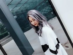 -HAIR CORNER