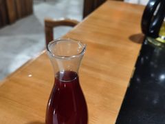 蓝莓酒-果松木炭酸菜铜火锅·外婆参鸡汤