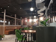 大堂-渝胖子老城区炭火蛙锅(临城店)