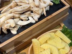 -一朵菌·野生菌探索家火锅(南亚店)