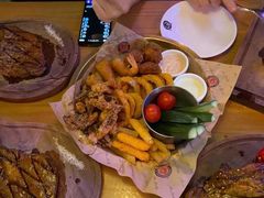 小吃拼盘-MR.ROCKY洛奇先生RESTAURANT&BAR(宝安壹方城店)