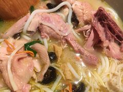 -刀小蛮半只鸡过桥米线(家乐福四元桥店)