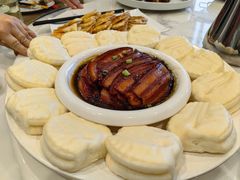 梅菜扣肉夹饼-鑫紫玉食府·巴特私房菜