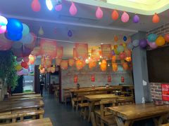-万记麻辣烫国展总店