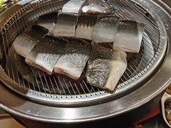 -围炉肉舍•炭烤活鳗•丹东海鲜烤肉(步行街店)