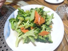 -牧民人家羊粪火自煮手把肉餐馆