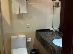 -大连长城大饭店(西安路地铁站店)