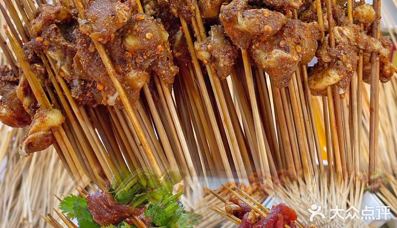 老成都都喜欢的砂锅串串｜满满都是小时候的味道🍢