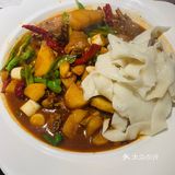 想吃拌面，看到这家有凉面就进来了，位于水游城三层