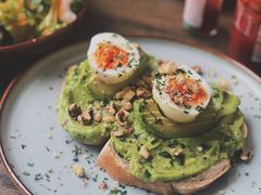 牛油果煮蛋吐司-RAC BAR(安福路店)