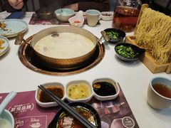 -洪氏嗨捞·猪肚鸡火锅(阳光天地店)