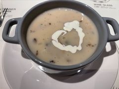 奶油菌菇汤-西堤厚牛排(昆山店)