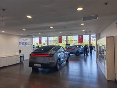 -TESLA 特斯拉(北京南四环中路特斯拉中心)