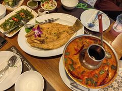 -Chom Cafe and Restaurant