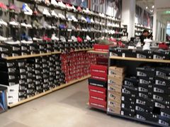 -UNDER ARMOUR(新燕莎奥莱店)